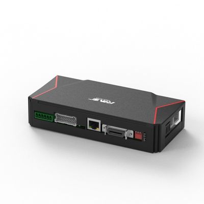 Zintegrowany sterownik napędu i sterowania RobustMotion RM-CEP, obsługuje wiele autobusów i sieci Ethernet przemysłowych